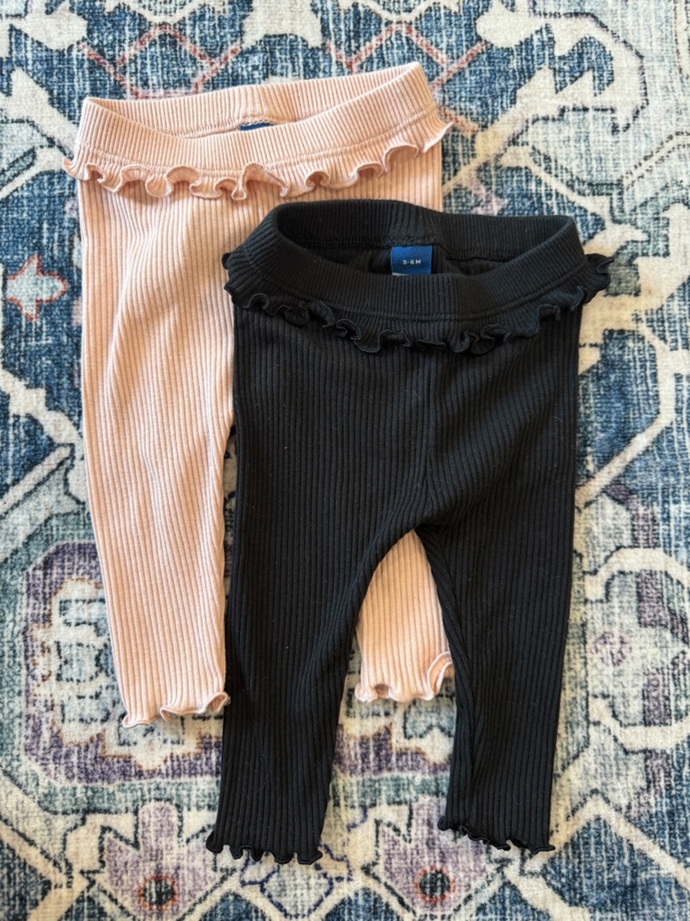 GAP Ribbed Ruffle Waist Leggings in Black and Light Pink Bundle
